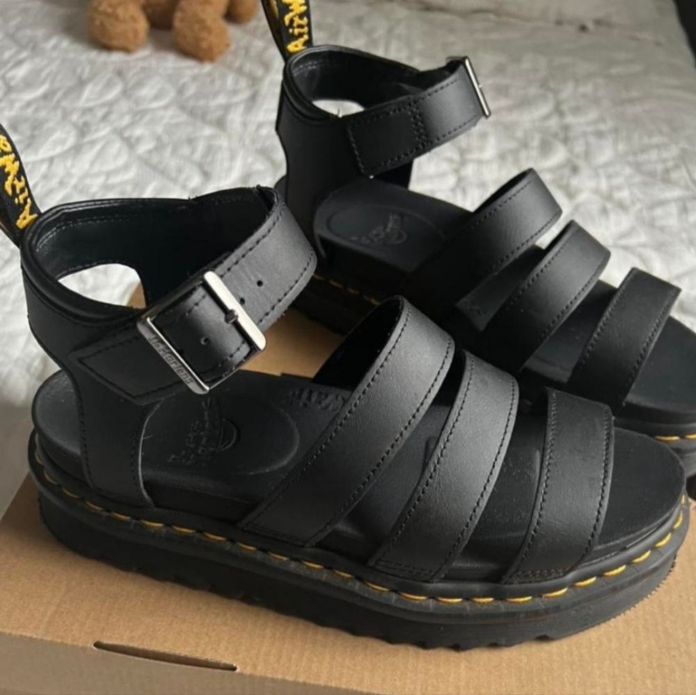 Dr. Martens Blaire women's 8 Sandals